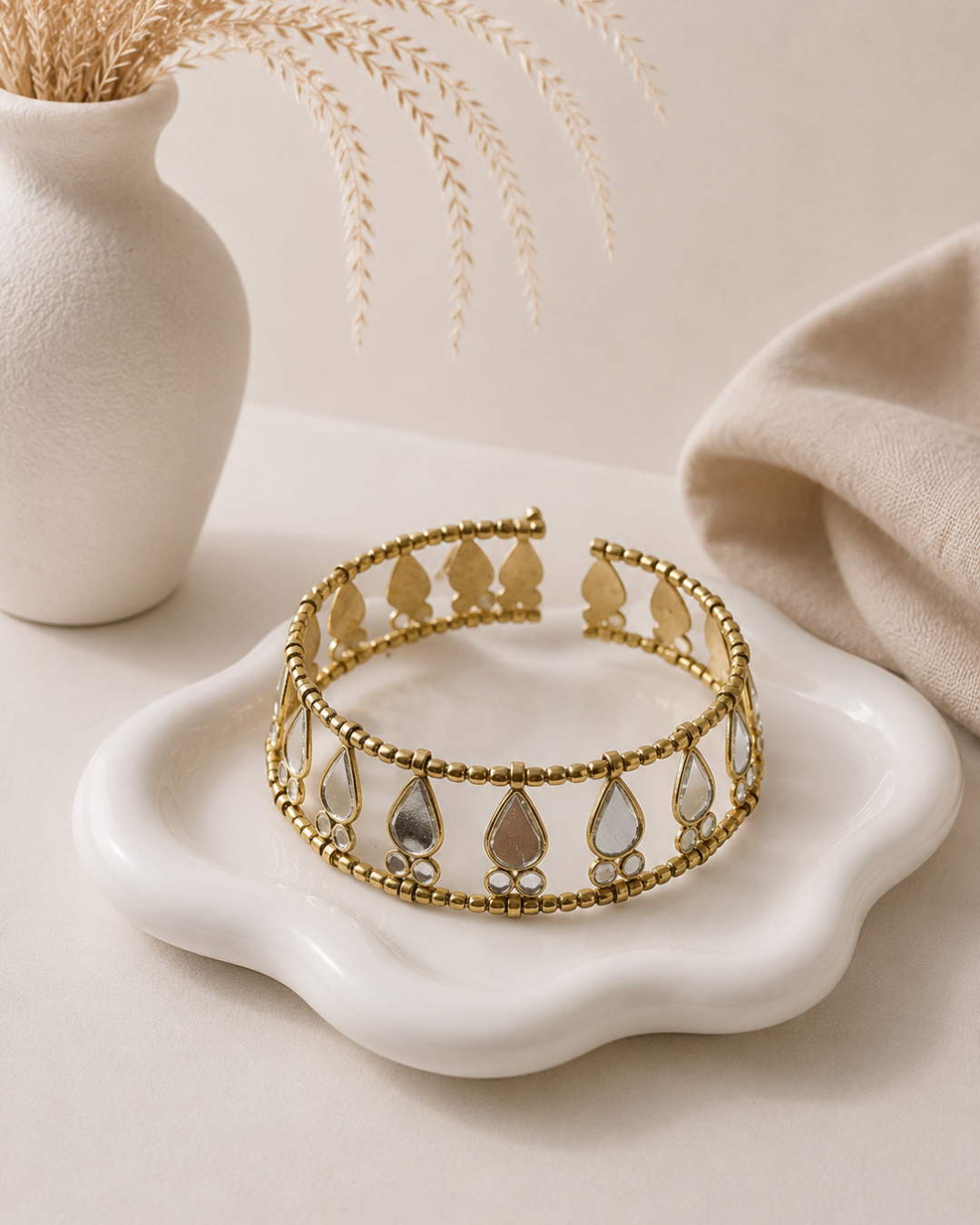 Choker H