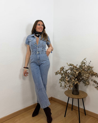 Mono Lorena