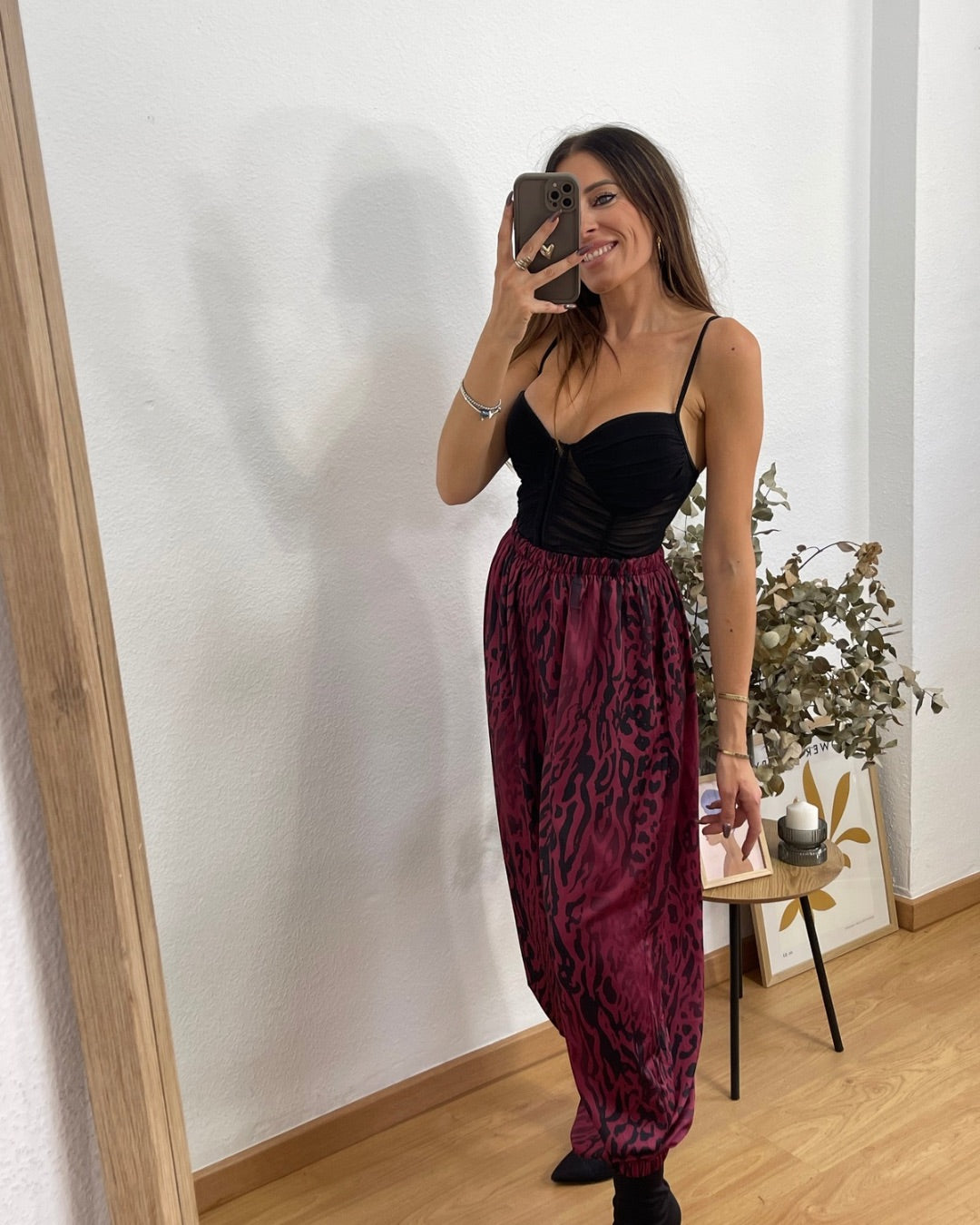 Pantalón Leopardo Burdeos