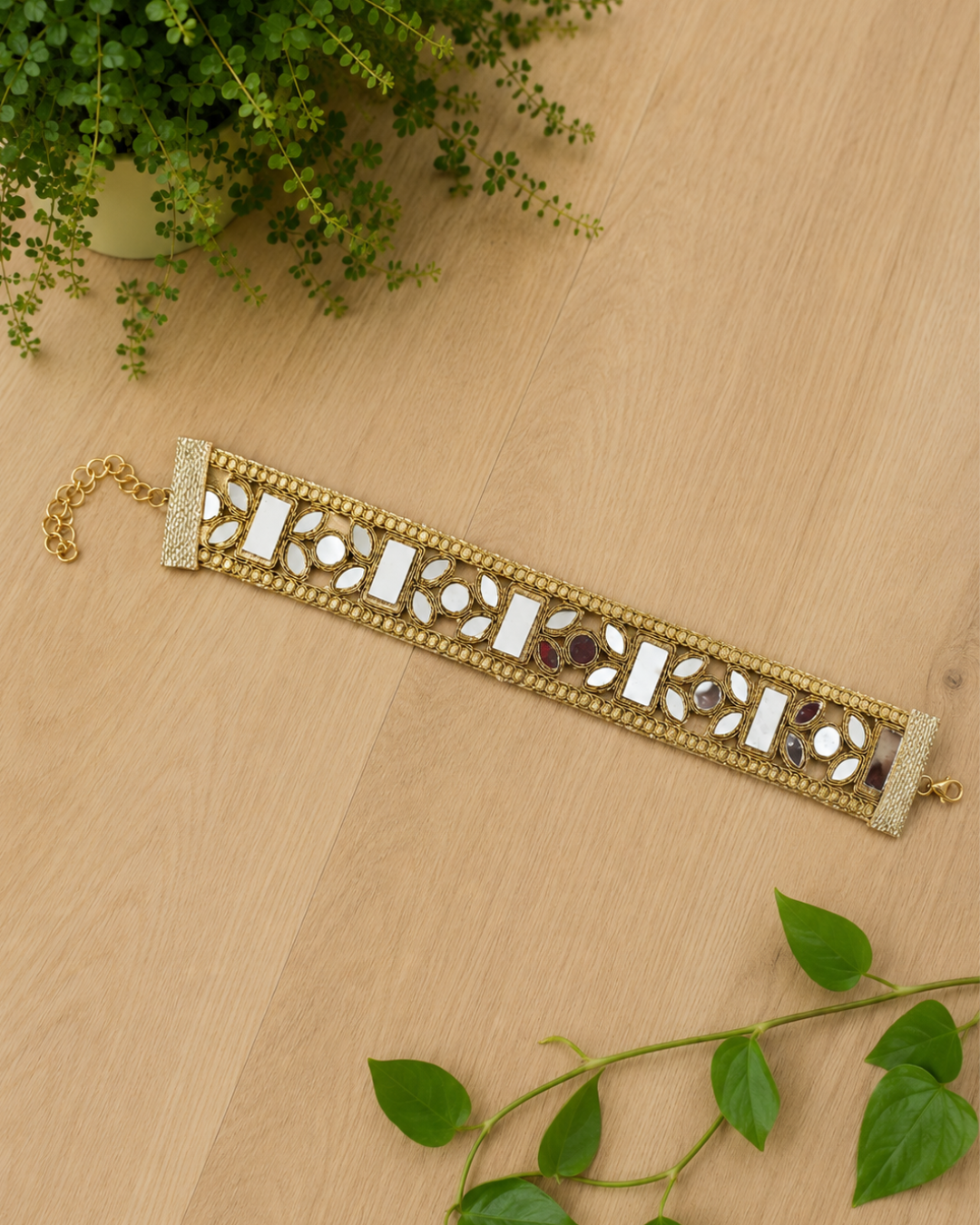 Choker B