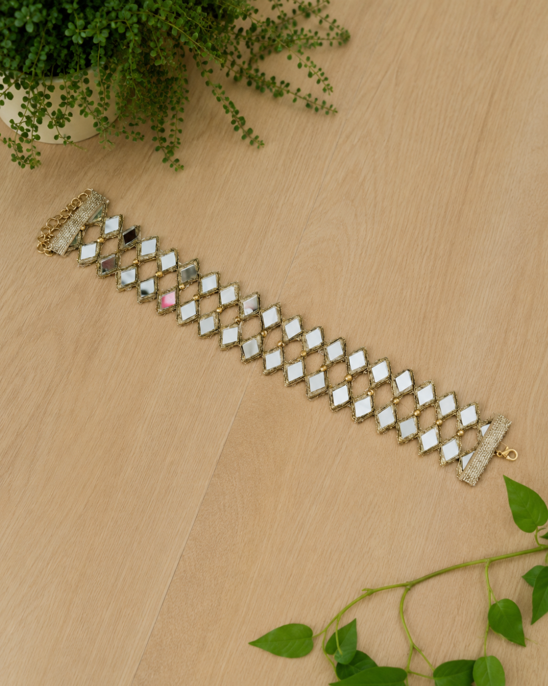 Choker A